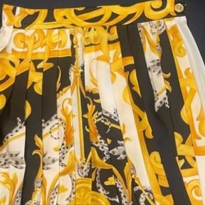Versace skirt, the price firm 360